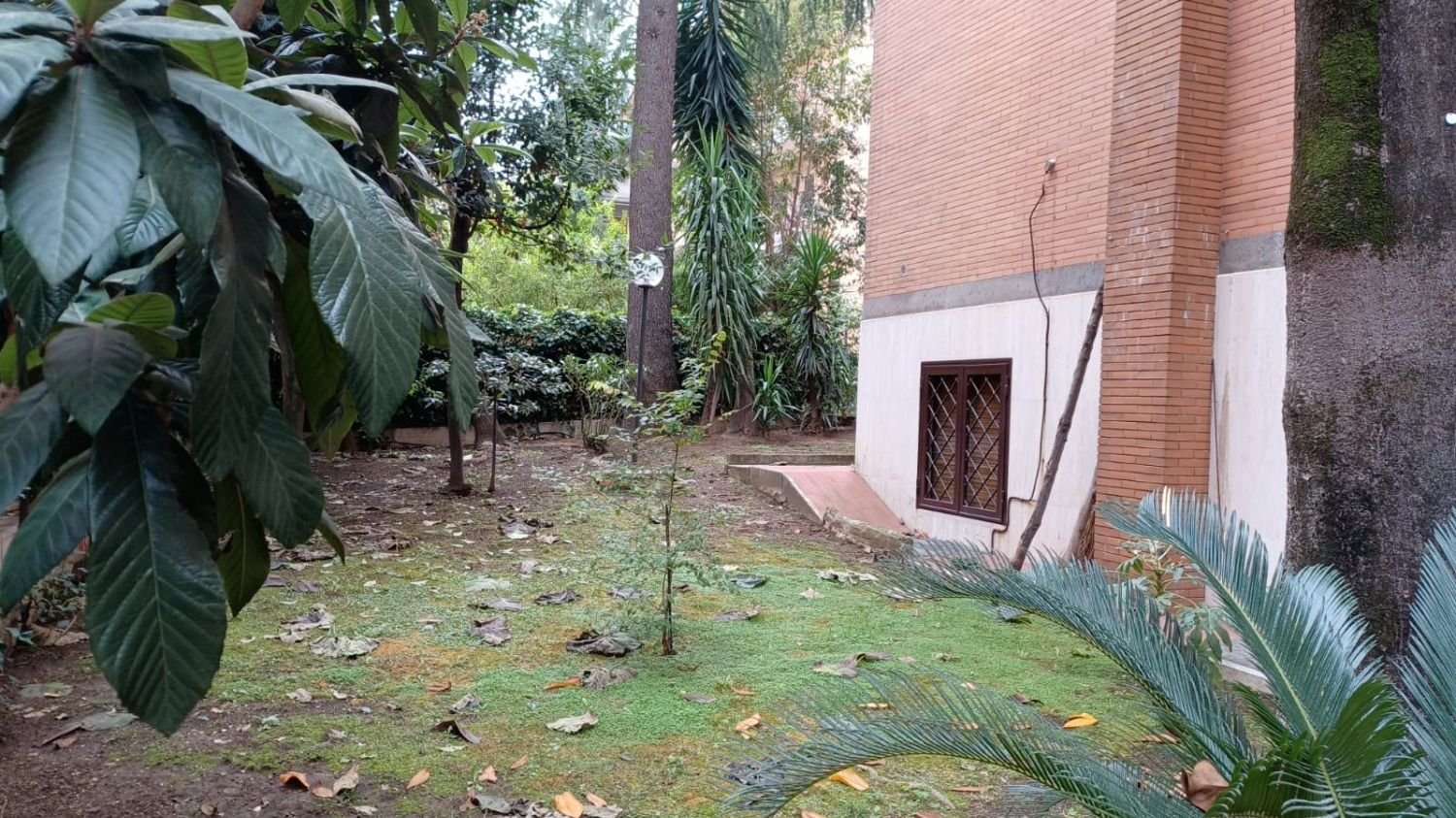 5 rooms Apartment in Rome, Italy No. 89281