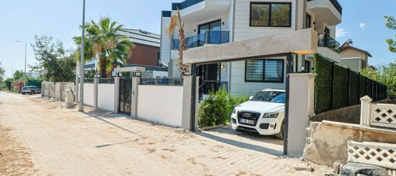 Villa 6+1 in Antalya, Turkey No. 22086 22