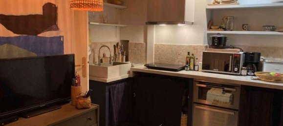 1 bedroom Apartment in Paris, France No. 130858 2