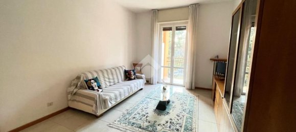 3 rooms Apartment in Saronno, Italy No. 130446 6