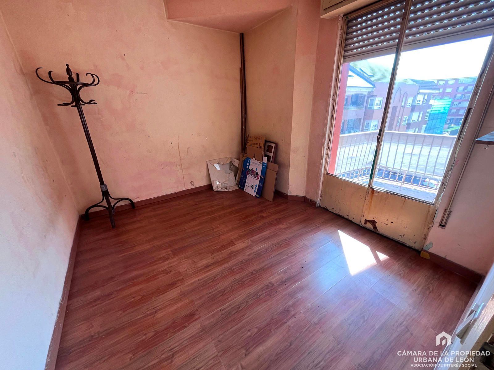 Квартира с 3 спальнями в Леон, Испания № 272287