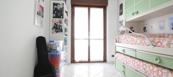 Apartamento de 4 habitaciónes en Brandizzo, Italy No. 140423 29