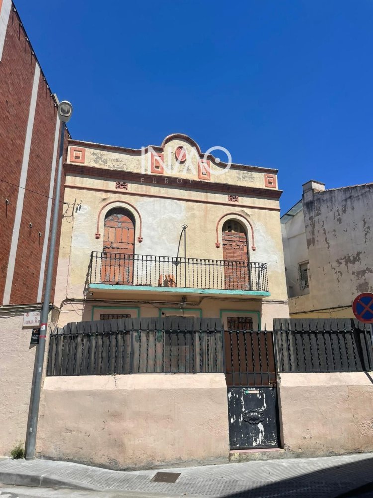 Casa de 3 dormitorios en Rubí, Spain No. 134634