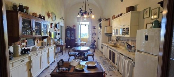 4 bedrooms Apartment in Siena, Italy No. 283753 6