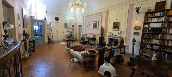 4 bedrooms Apartment in Siena, Italy No. 283753 3