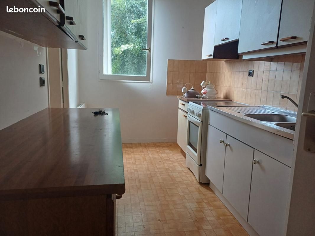 1 غرف نوم شقة في Noyon, France رقم 323124