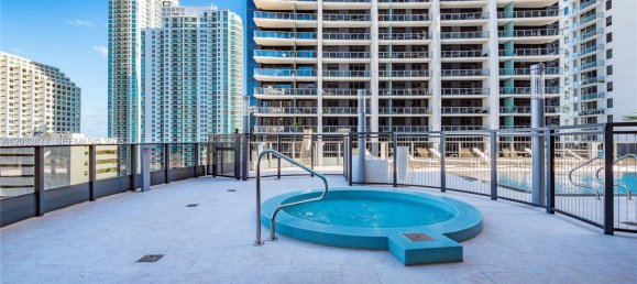 2 dormitorios propiedad comercial en alquiler en Miami, Miami-Dade, Florida, USA № 614948 13