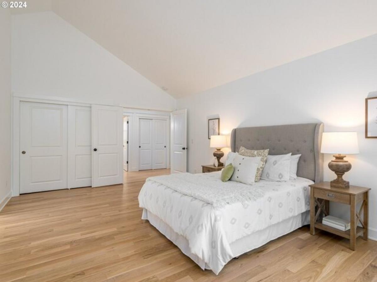 Casa de 4 dormitorios en Lake Oswego, USA No. 436041