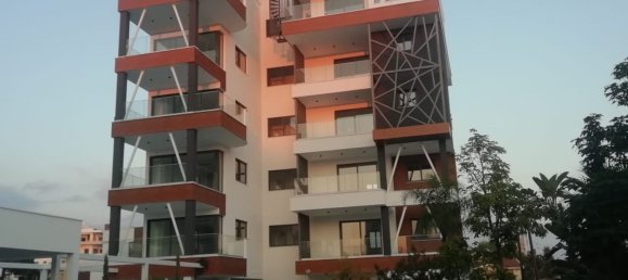 3 bedrooms Apartment in Limassol, Cyprus No. 31555 2