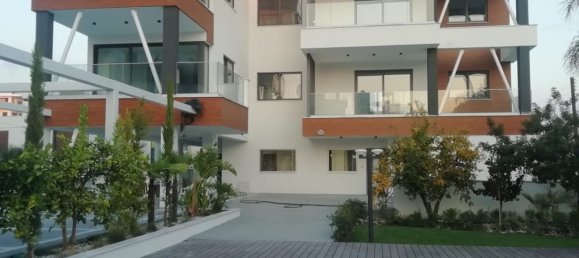 3 bedrooms Apartment in Limassol, Cyprus No. 31555 4