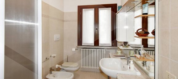 4-salle Villa à Parabiago, Italy No. 25340 32