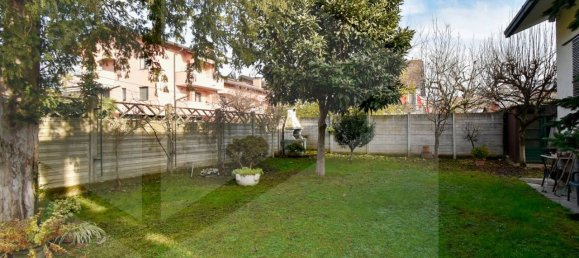 4-salle Villa à Parabiago, Italy No. 25340 8