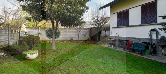 4-salle Villa à Parabiago, Italy No. 25340 9