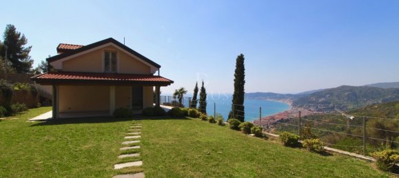 Вилла с 3 спальнями в Алассио, Италия № 72654 37