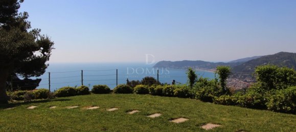 Вилла с 3 спальнями в Алассио, Италия № 72654 10