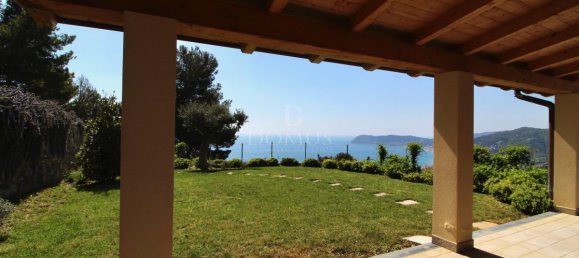 Вилла с 3 спальнями в Алассио, Италия № 72654 11