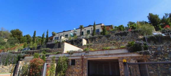 Вилла с 3 спальнями в Алассио, Италия № 72654 2