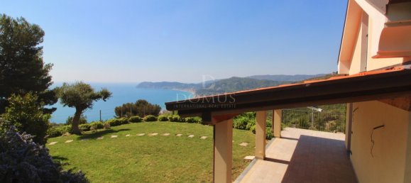 Вилла с 3 спальнями в Алассио, Италия № 72654 16