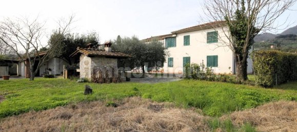 6 غرف نوم منزل في Capannori, Italy رقم 59550 7