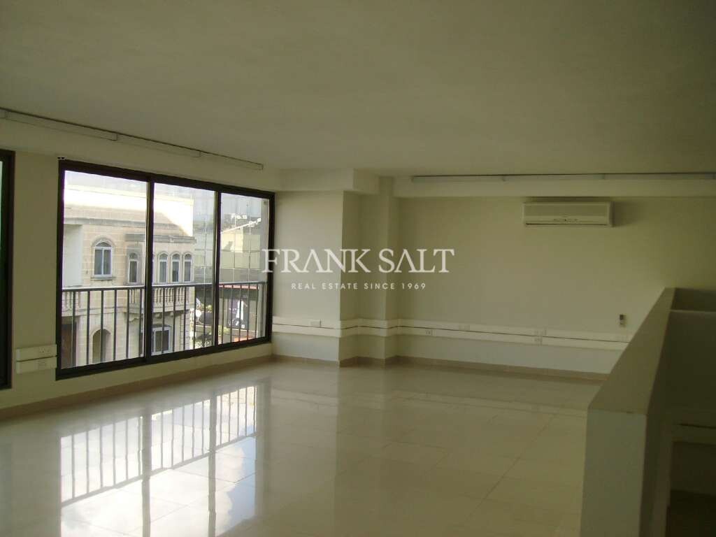 Bureau à Birkirkara, Malta No. 13053