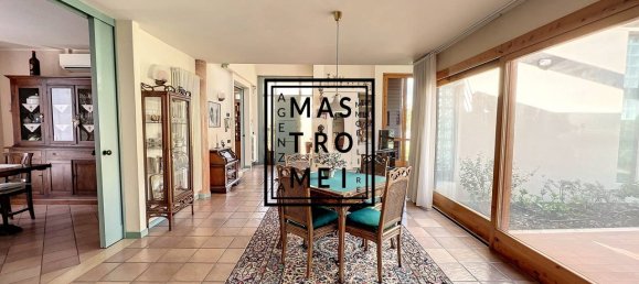 3 bedrooms Villa in Castelfranco di Sotto, Italy No. 169968 9
