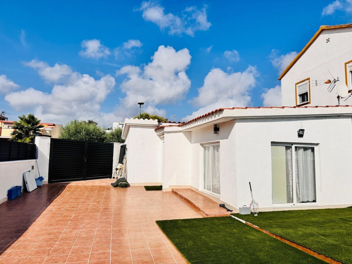 Дом с 4 спальнями в Виланова-и-ла-Желтру, Испания № 230838