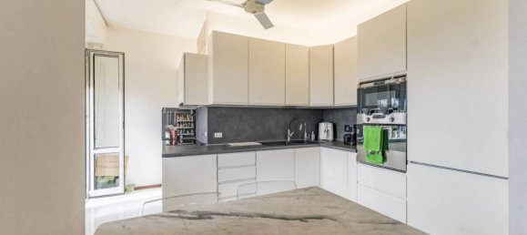 3-Zimmer Penthouse in Bresso, Italy, Nr. 41001 9