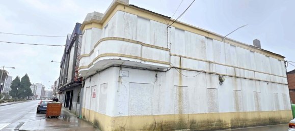 Bâtiment à Santa Comba, Spain 300m² No. 57360 2