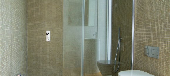 1 bedroom Duplex in Lisbon, Portugal No. 184349 2