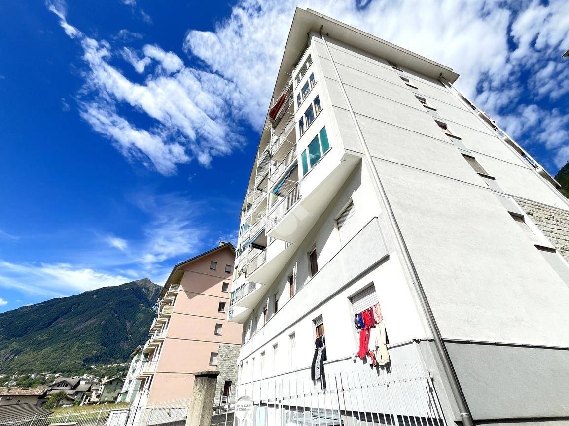 2 bedrooms Apartment in Sondalo, Italy No. 343332