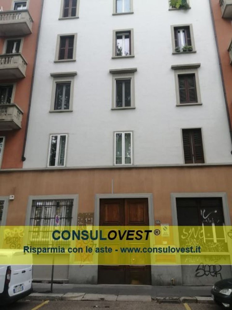 2 rooms Apartment in Milan, Italy No. 245412