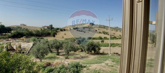 7 rooms House in Casalbordino, Italy No. 74191 5