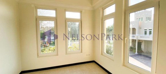 3 bedrooms Villa in Doha, Qatar No. 1922 4