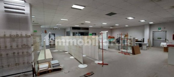 Entrepôt à Palestro, Italy 4000m² No. 316974 21