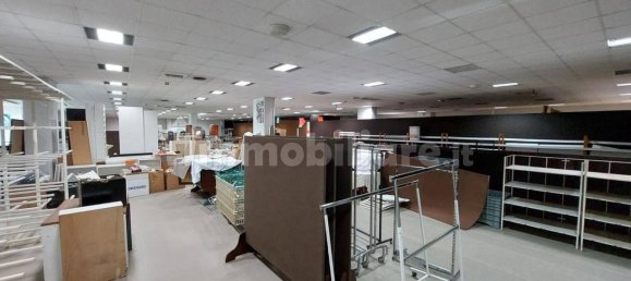 Entrepôt à Palestro, Italy 4000m² No. 316974 24