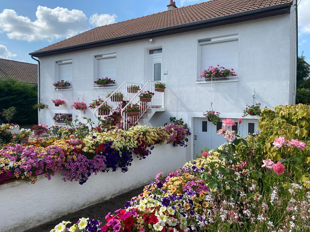 Дом с 3 спальнями в Мезьер-ан-Бренн, Франция № 249945