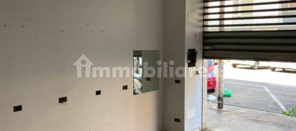 Коммерческая недвижимость с 3 комнатами в Рим, Италия № 289868 2