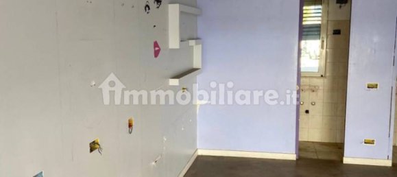 Коммерческая недвижимость с 3 комнатами в Рим, Италия № 289868 3