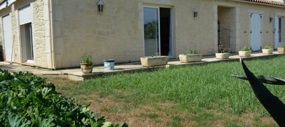 3 bedrooms Villa in Villeneuve-les-Maguelone, France No. 297656 2