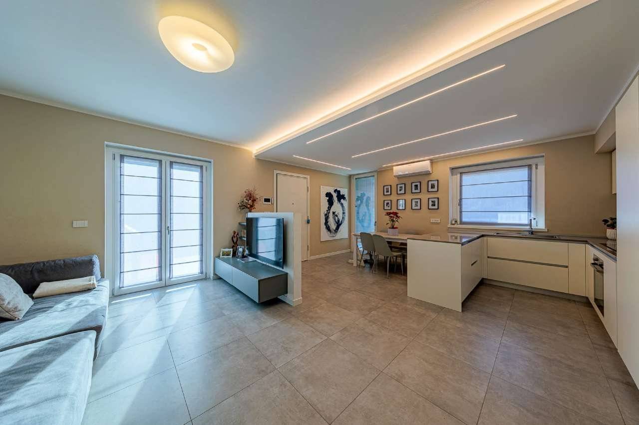 3 bedrooms House in Sondrio, Italy No. 329833