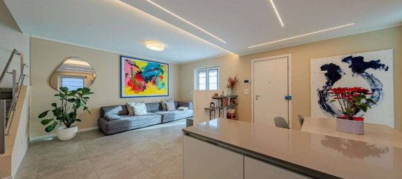 3 bedrooms House in Sondrio, Italy No. 329833 2