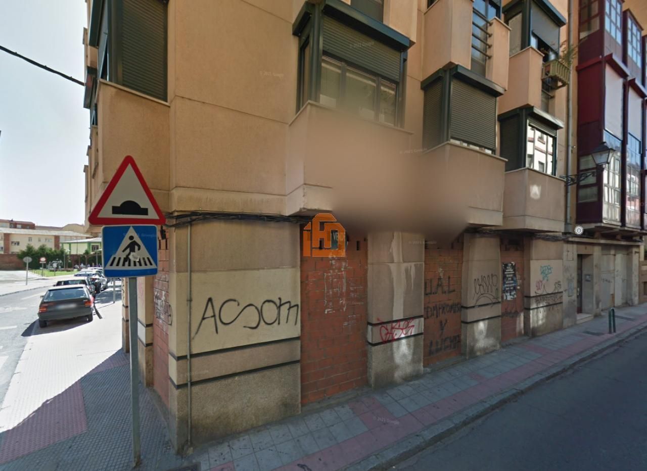  عقار تجاري في Leon, Spain 150متر مربع رقم 77630