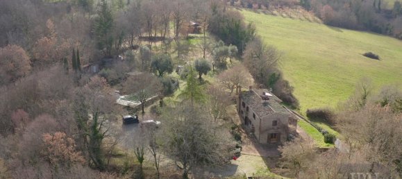 4 bedrooms House in Monterchi, Italy No. 48890 6