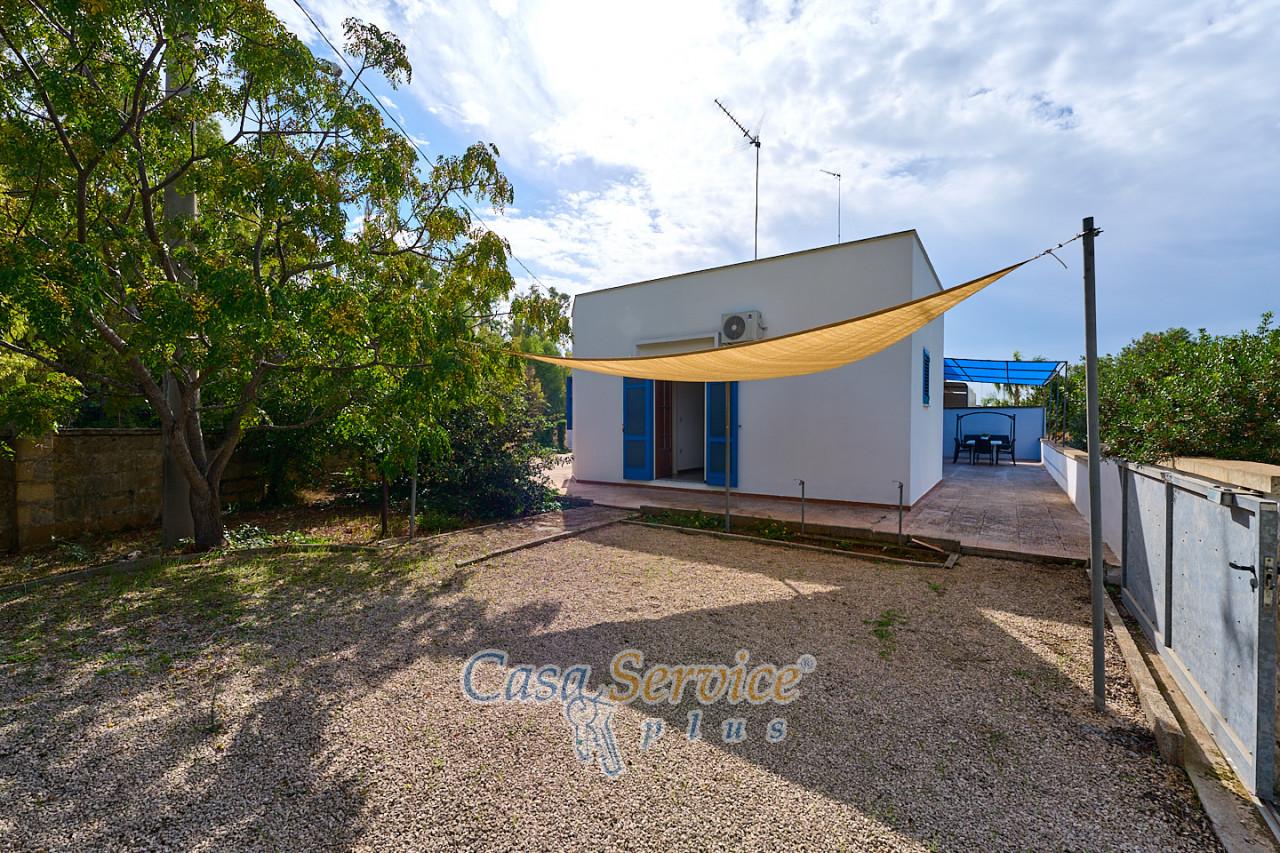 6 rooms Villa in Taviano, Italy No. 235426