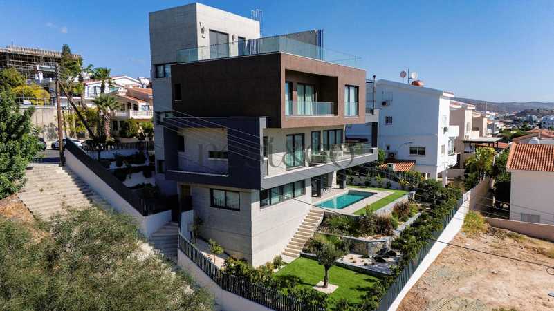 4 bedrooms Villa in Mesa Geitonia, Cyprus No. 15132