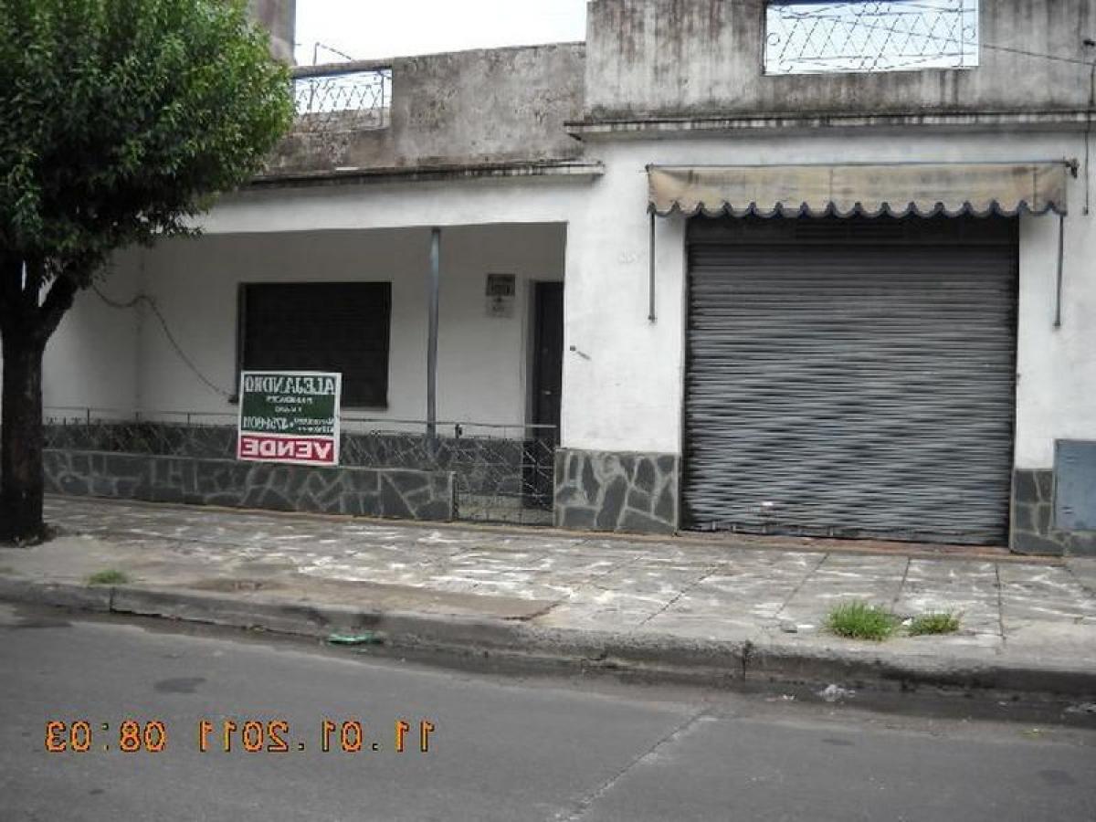 Apartamento de 2 dormitorios en Morón, Argentina No. 62550