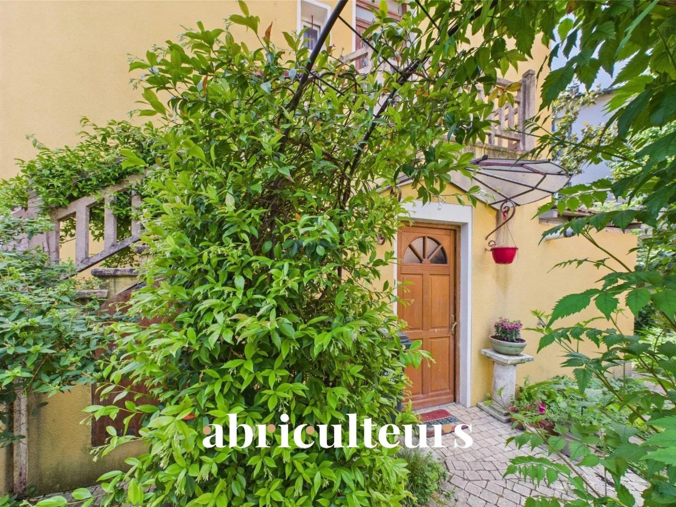 4 bedrooms House in Lyon, France No. 302458