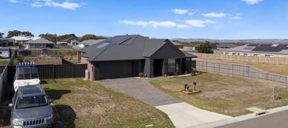 4 bedrooms House in Coronet Bay, Australia No. 829 21