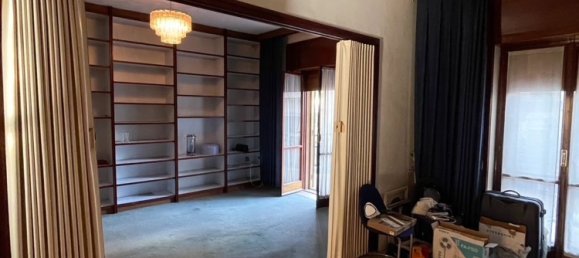 Apartamento de 8 habitaciónes en Portici, Italy No. 255281 2