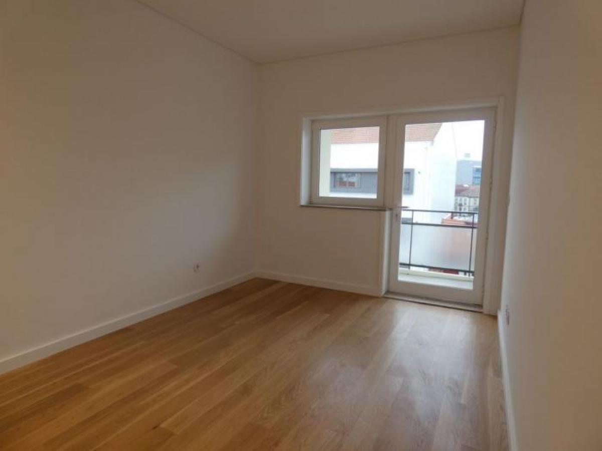 3 bedrooms Apartment in Porto, Portugal No. 3753